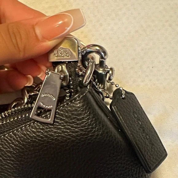 Coach Black Leather Shoulder Bag & Crossbody - Picture 4 of 6